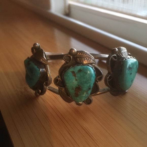 Jewelry - Native American signed turquoise bracelet